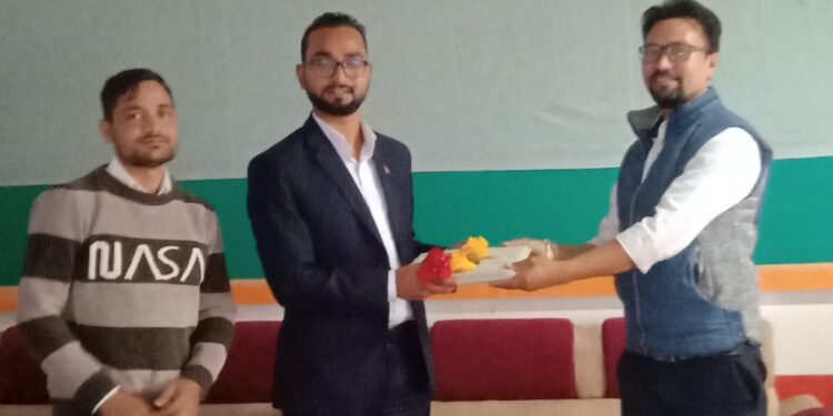 प्रमुख प्रशासकीय अधिकृत खड्कालाई रुन्टीगढी गाउँपालिकामा स्वागत