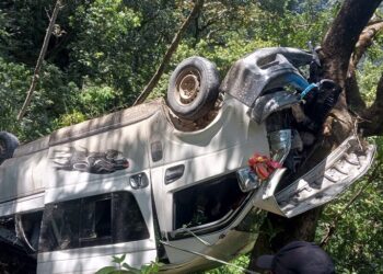 माइक्रोबस दुर्घटना हुदा १२ जना घाइते