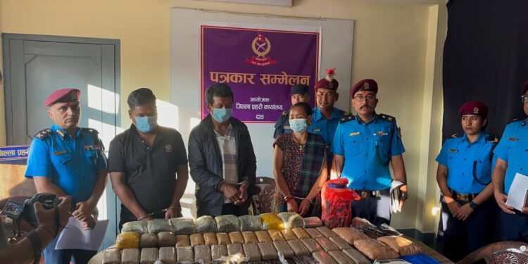 दाङमा ५० केजी भन्दा बढी लागु औषध सहित ३ जना पक्राउ