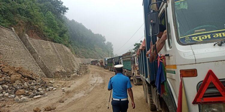 दाउन्नेमा सडक दुईतर्फी सञ्चालन