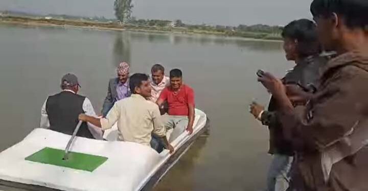 दाङको तुलसीपुर स्थित गौरी तालमा मोटरवोट संचालन