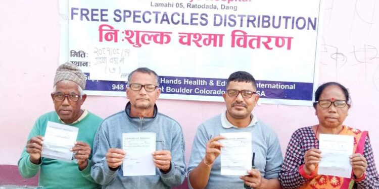 गढवा ७ मानपुरमा निशुल्क आँखा शिविर