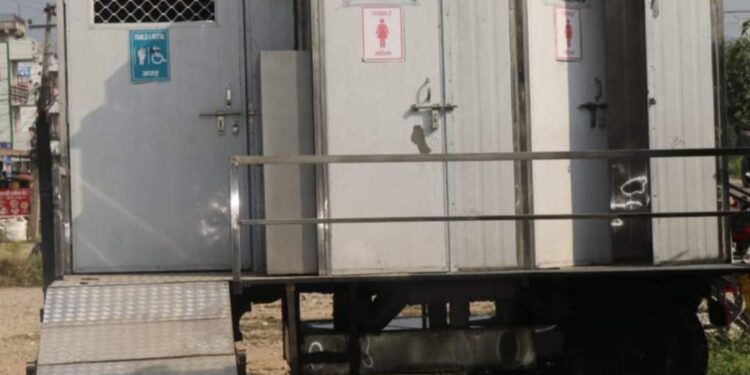 राप्ती गाउँपालिकामा निःशुल्क घुम्ती शौचालय सञ्चालन