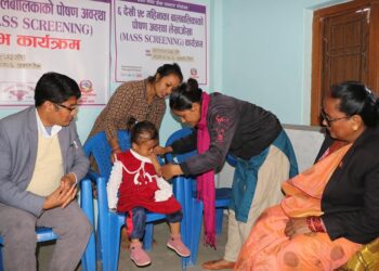 बालबालिकाको कुपोषणको अवस्था पत्ता लगाउन गढवामा पाखुराको नाप लिने अभियान सुरु