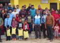 देउखुरीमा विपन्न विद्यार्थीहरूलाई न्यानो कपडा र शैक्षिक सामग्री वितरण