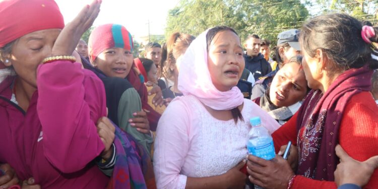 लालमटिया दुर्घटना : मृतकका आफन्तद्वारा लमही- भालुवाङ सडक खण्ड बन्द