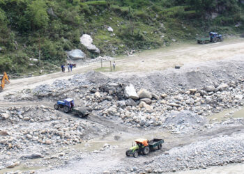 दाङमा नदीजन्य पदार्थ उत्खनन्