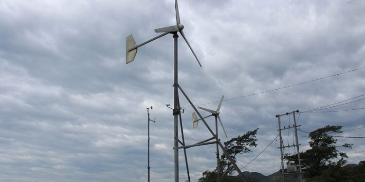 पूर्वी नवलपरासीको धौवादी डाँडाको वायु उर्जा केन्द्रमा उत्पादन ठप्प