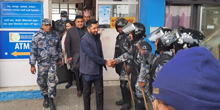 रास्वपा सभापति लामिछाने आज रुपन्देही जिल्ला अदालतमा उपस्थित हुँदै