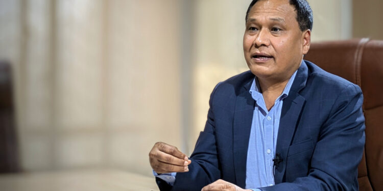 कुलमान घिसिङद्वारा कार्यसम्पादनमा ९८ दशमलव ९९ प्रतिशत अङ्क दाबी