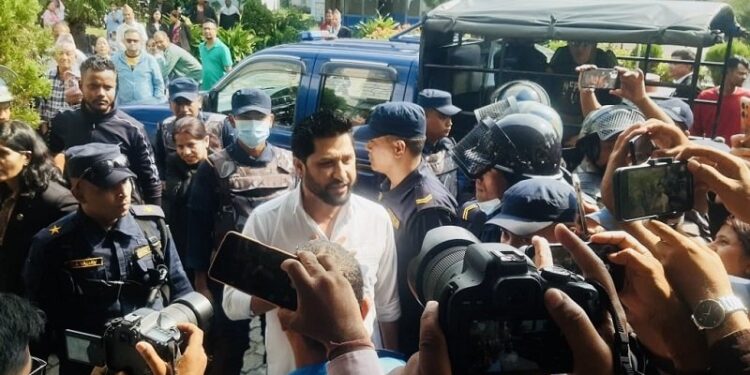 स्वर्णलक्ष्मी सहकारी प्रकरणमा रवि लामिछाने काठमाण्डौ जिल्ला अदालतमा उपस्थित