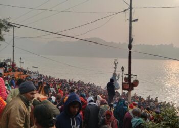 नवलपरासीको त्रिवेणीधाममा श्रद्धालुको घुइँचो