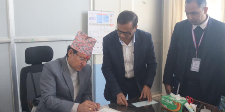 प्रदेशका प्रमुख सचिव अधिकारीले सम्हाले जिम्मेवारी