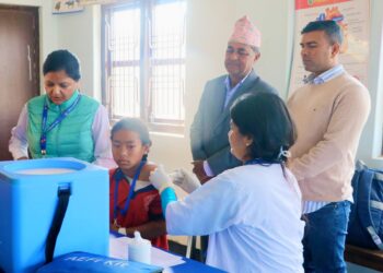 दाङको राप्ती गाउँपालिका वडा नम्बर ३ मा पाठेघरको मुखको क्यान्सर विरुद्धको खोप अभियान सुरु