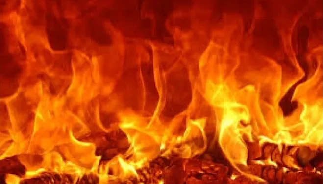 कैलालीको लम्कीमा जुत्ताचप्पल गोदाममा भीषण आगलागी ७० लाख बढीको क्षति