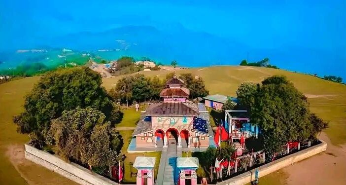 बैतडीको मेलौली भगवती मन्दिरमा भक्तजनको ठुलो भीड कार्तिक पूर्णिमामा सुदूरपश्चिमकै ठूलो मेला तयारी