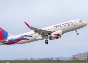 अविरल वर्षापछि अलपत्र परेका यात्रुहरूलाई भैरहवाबाट चार्टर विमानमार्फत काठमाडौं ल्याइने