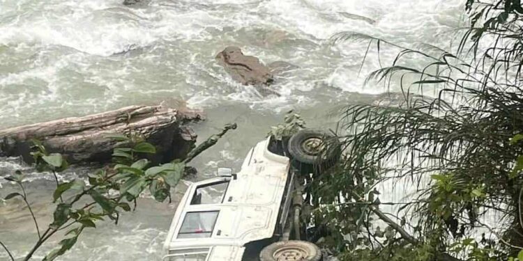 ताराखोला गाउँपालिकामा जीप दुर्घटना एकजनाको मृत्यु, दुई घाइते