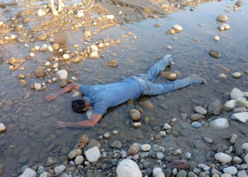 कैलालीमा भयावह घटना  घरमै मार्ने धम्कीपछि भागेका शेरबहादुर चौधरी खोलामा मृत फेला