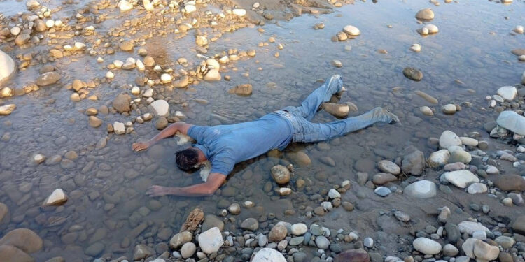 कैलालीमा भयावह घटना  घरमै मार्ने धम्कीपछि भागेका शेरबहादुर चौधरी खोलामा मृत फेला