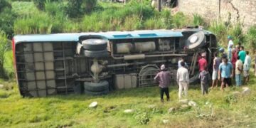 कञ्चनपुरमा बस दुर्घटना एक जनाको मृत्यु