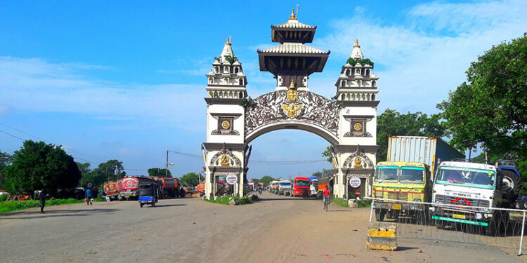 वीरगञ्ज नाकाबाट पाँच महिनामा रु ७२ अर्बभन्दा बढीको पेट्रोलियम आयात