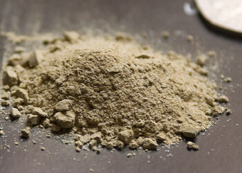 कैलालीको गौरीगंगाबाट १८ वर्षीय किशोर खैरो हेरोइनसहित पक्राउ