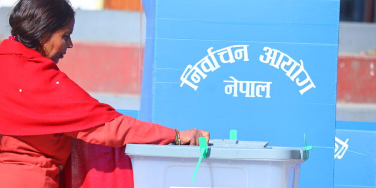 देशभर मतदान जारी : बिहान ७ बजेदेखि मतदाताको चहलपहल, साँझ ५ बजेसम्म मतदान